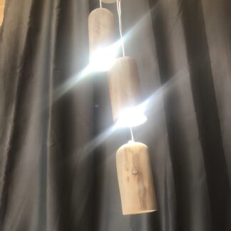 Lustre en bois flotté tourné