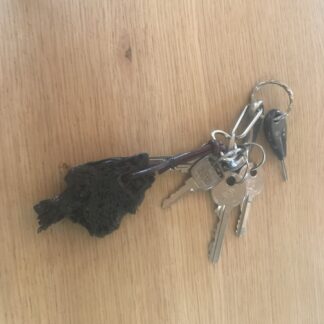 Porte-clé en bois flotté à motif dentelé