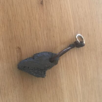 Porte-clé en bois flotté à motif dentelé – Image 6
