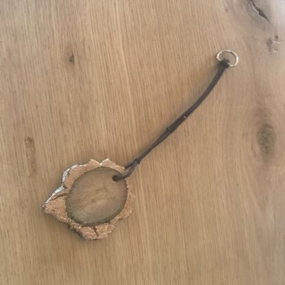 Pendentif en bois de chêne liège – Image 2