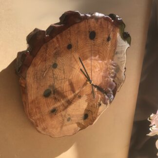 Horloge en bois brillant miroir