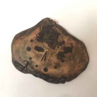 Horloge en bois flotté "pangée"