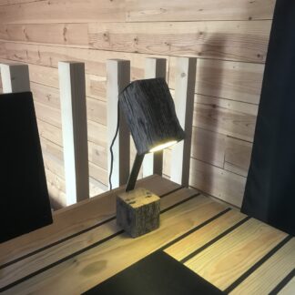 Lampe de bureau en madrier, bois ancien