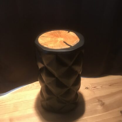 Table d'appoint motif peau de serpent – Image 5