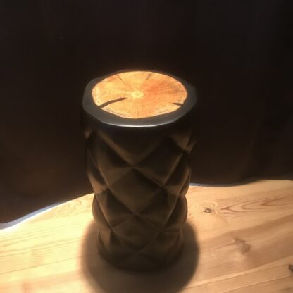 Table d'appoint motif peau de serpent – Image 4
