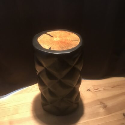 Table d'appoint motif peau de serpent – Image 3