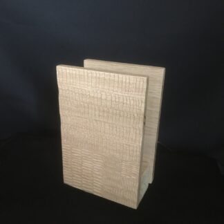 Lampe en chêne à motif gravé Fibonacci