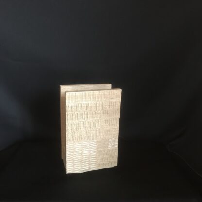 Lampe en chêne à motif gravé Fibonacci – Image 3