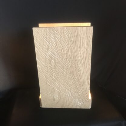 Lampe en chêne à motif gravé Solaire – Image 3